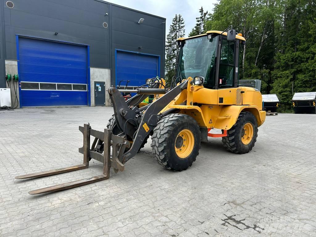 !!SOLD!! Volvo L 30 G 輪胎式裝載機