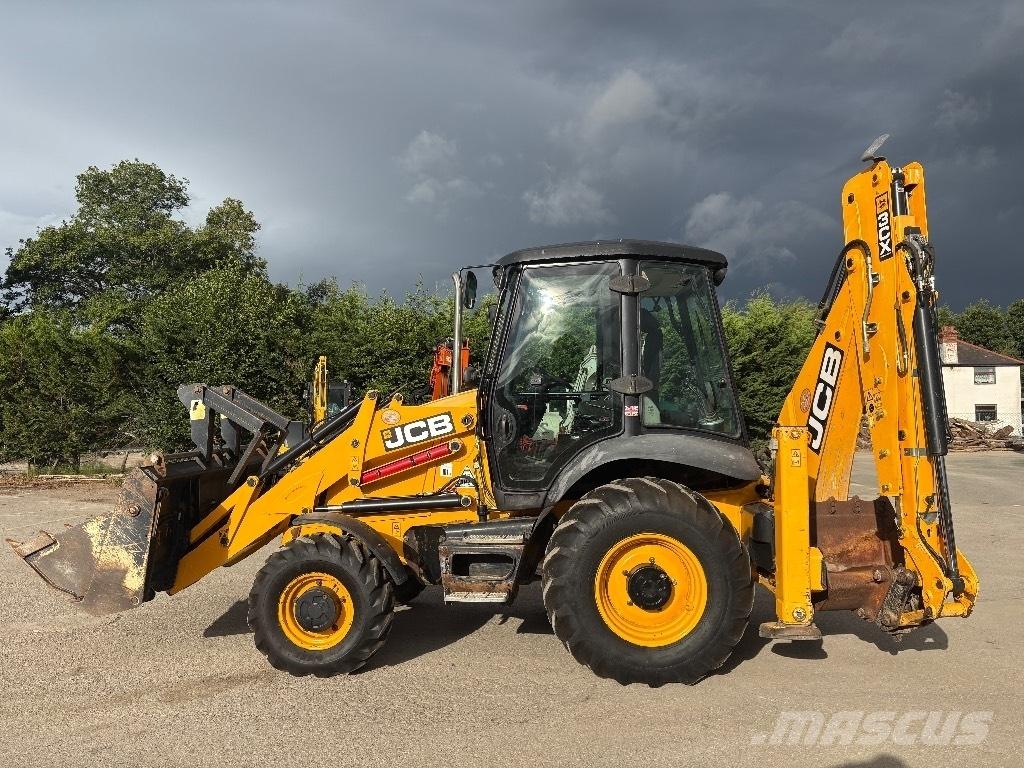 JCB 3CX 反鏟裝載機
