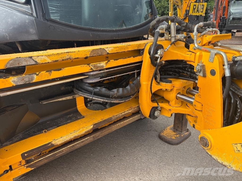 JCB 3CX 反鏟裝載機