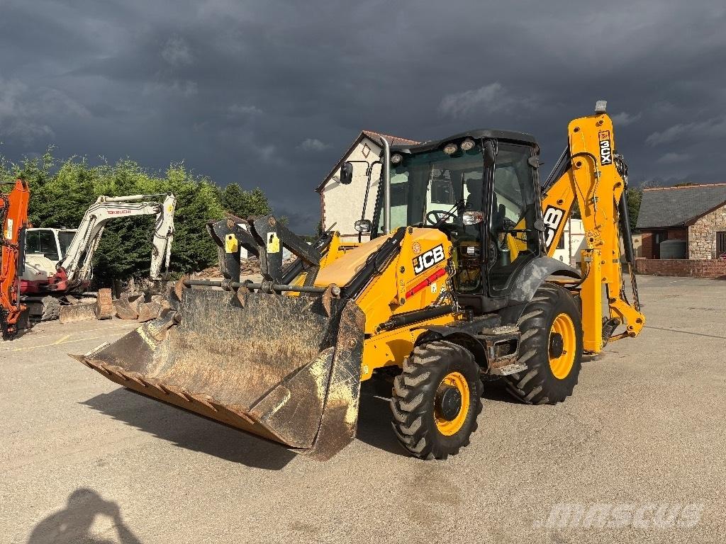 JCB 3CX 反鏟裝載機