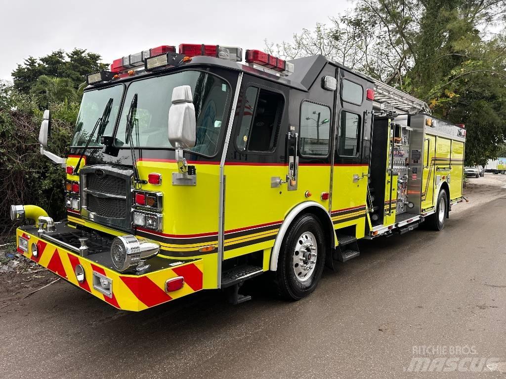 E-one TYPHOON 消防車