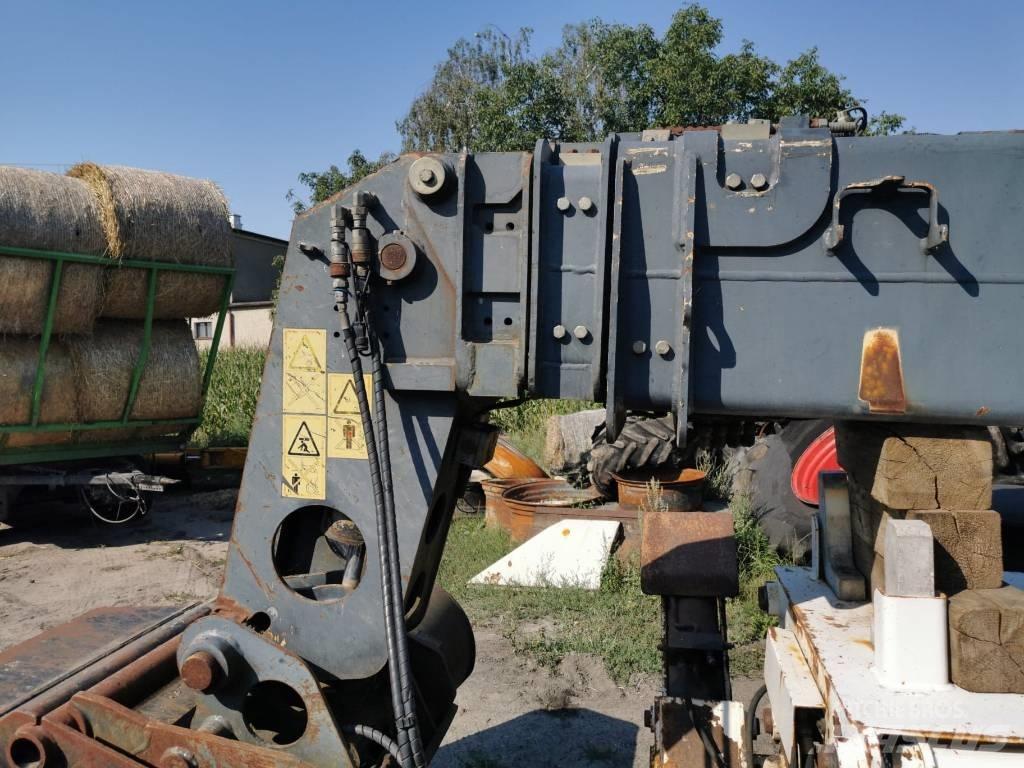 Bobcat T40140 2002r 反鏟裝載機