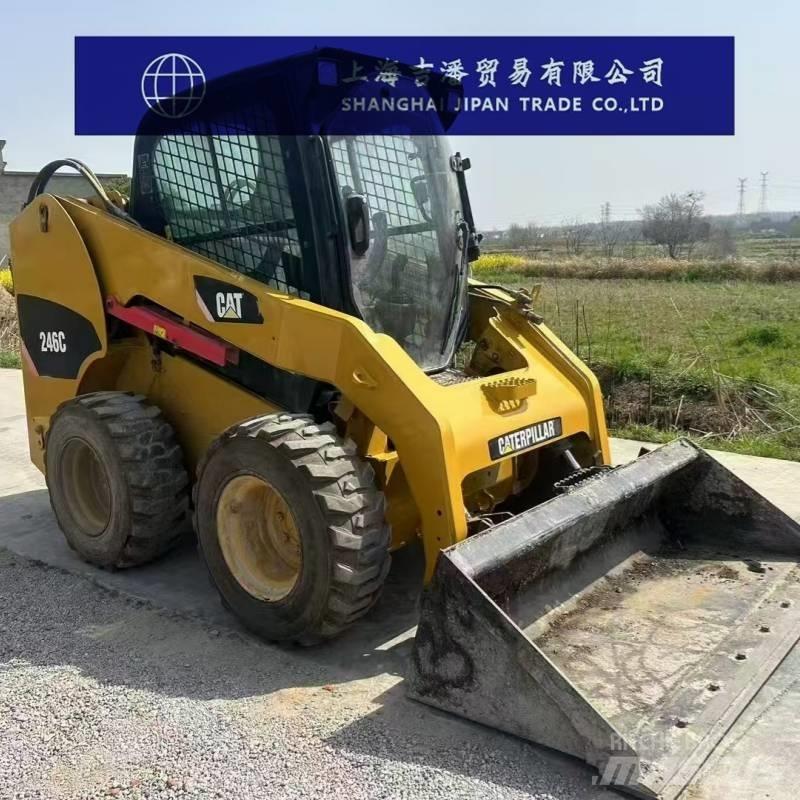 CAT 246 C 滑移轉向裝載機