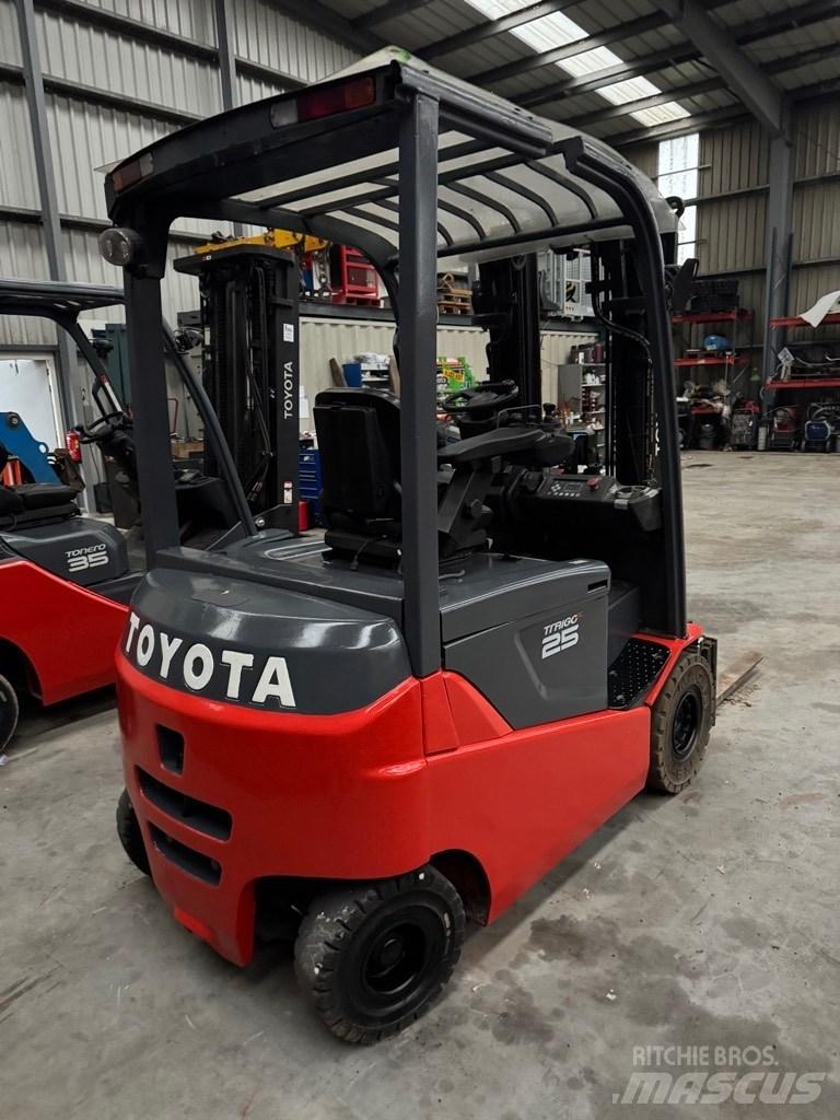 Toyota traiogo 25 電動堆高機