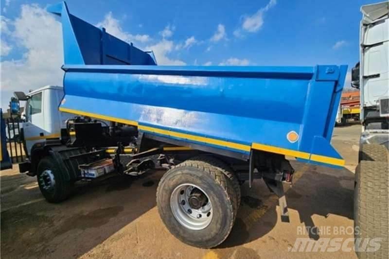 Tata LPK 其他貨車