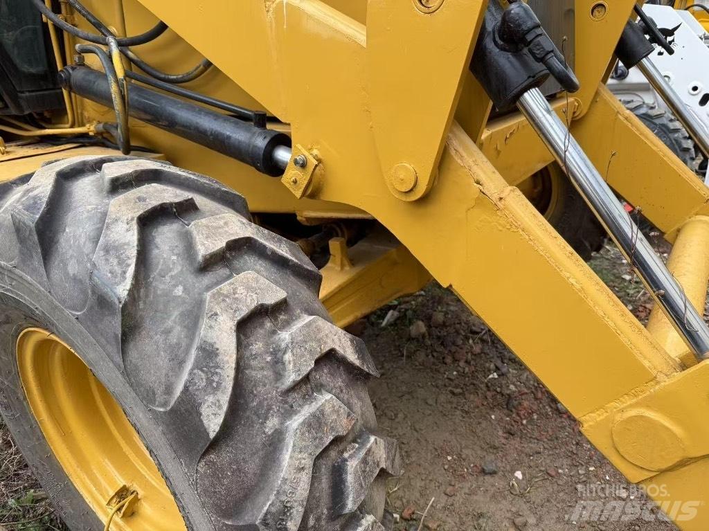 CASE 695 反鏟裝載機