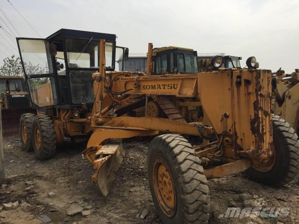 Komatsu GD 511 A 平土機