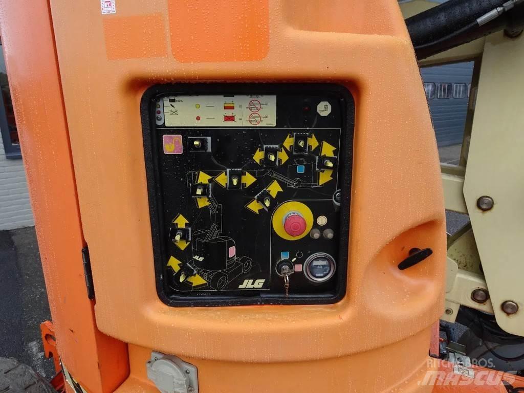 JLG E300AJP 曲臂高空作業車