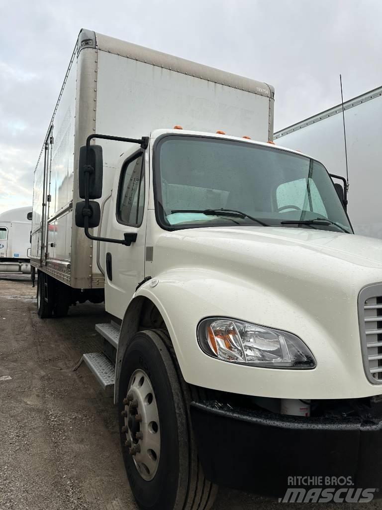 Freightliner M2 106 貨箱式卡車