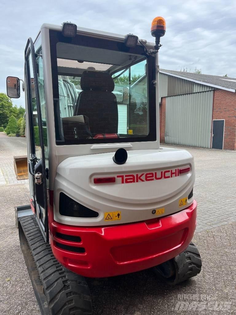Takeuchi tb235-2 小型挖土機/掘鑿機<7t(小型挖掘機)