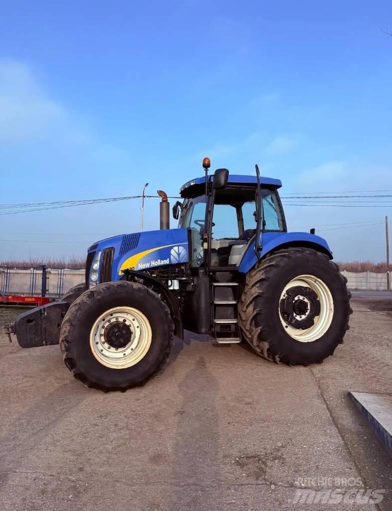 New Holland T 8030 曳引機