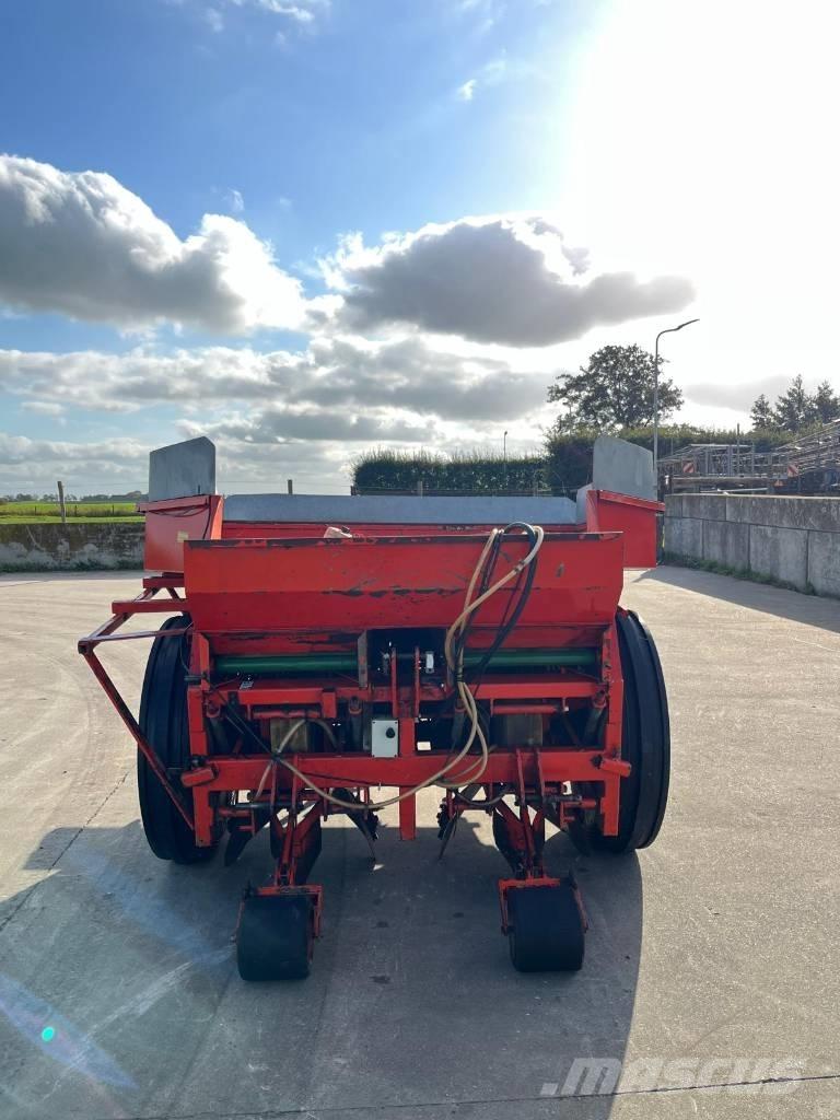 Structural PM 20 馬鈴薯種植機