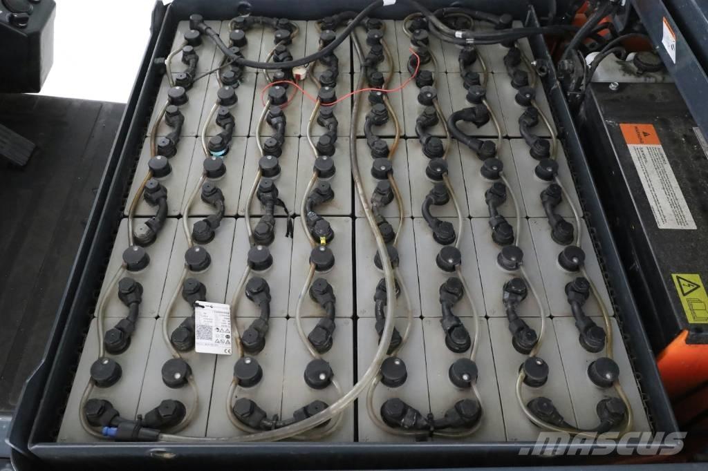 Toyota 8 FBMT 30 電動堆高機