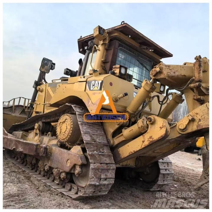 CAT D8T bulldozers 履帶推土機