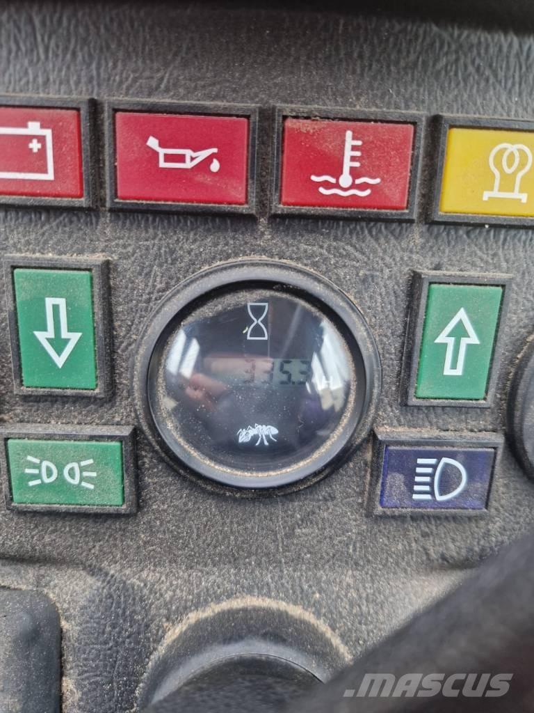 GiANT G 2500 HD 輪胎式裝載機