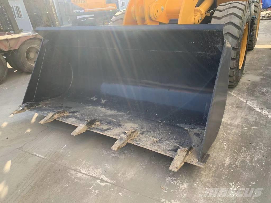 LiuGong CLG 835 輪胎式裝載機