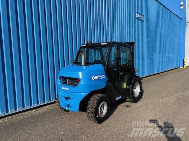 Manitou MC25-4 伸縮臂操作車