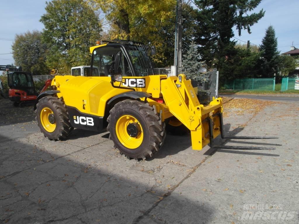 JCB 531-70 伸縮臂操作車