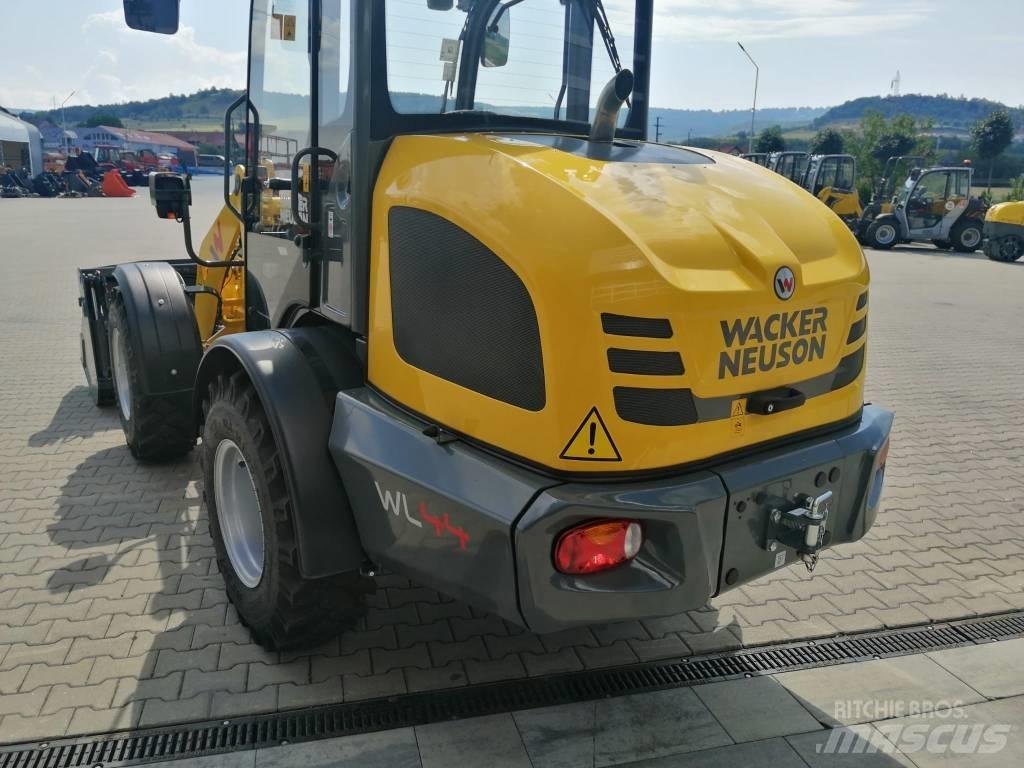 Wacker Neuson WL44 輪胎式裝載機