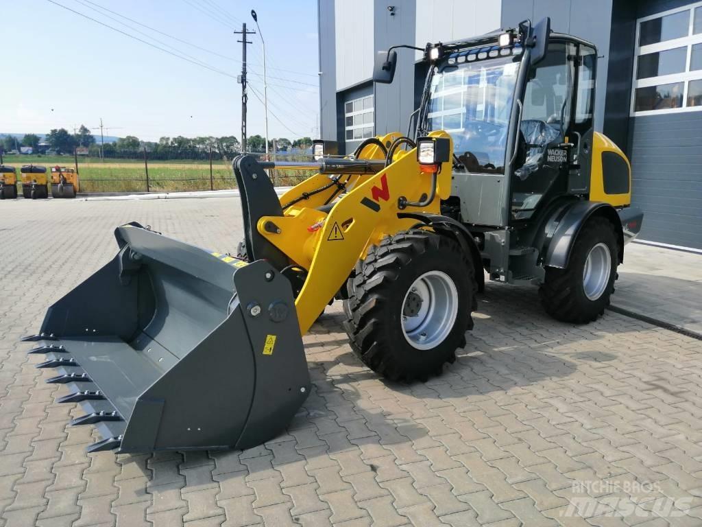 Wacker Neuson WL44 輪胎式裝載機
