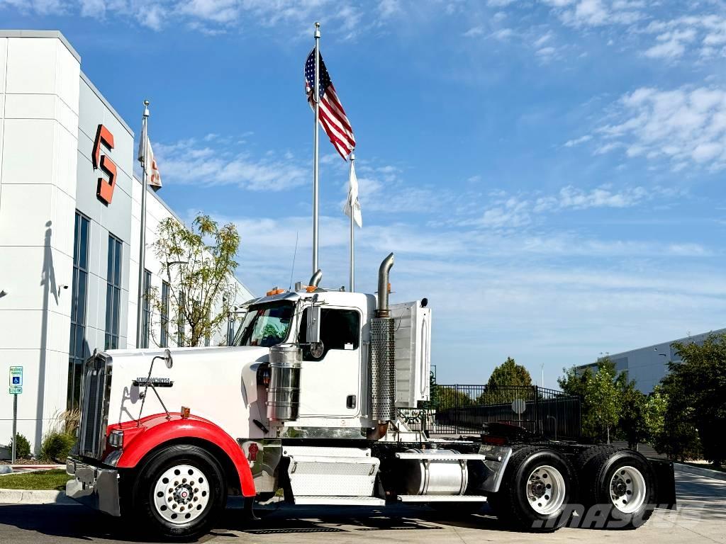 Kenworth W 900 曳引機組件