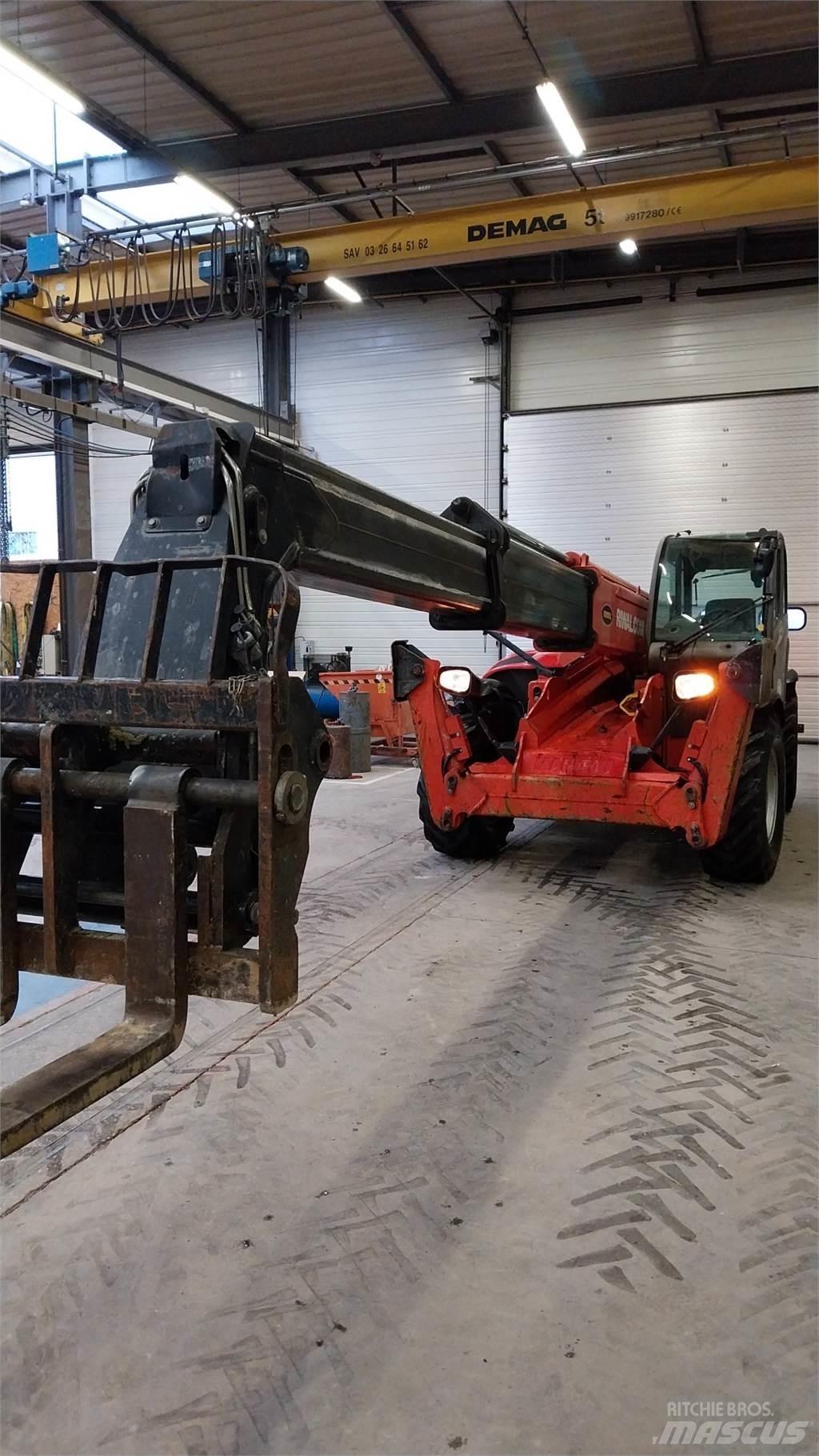 Manitou MT1440 伸縮臂操作車