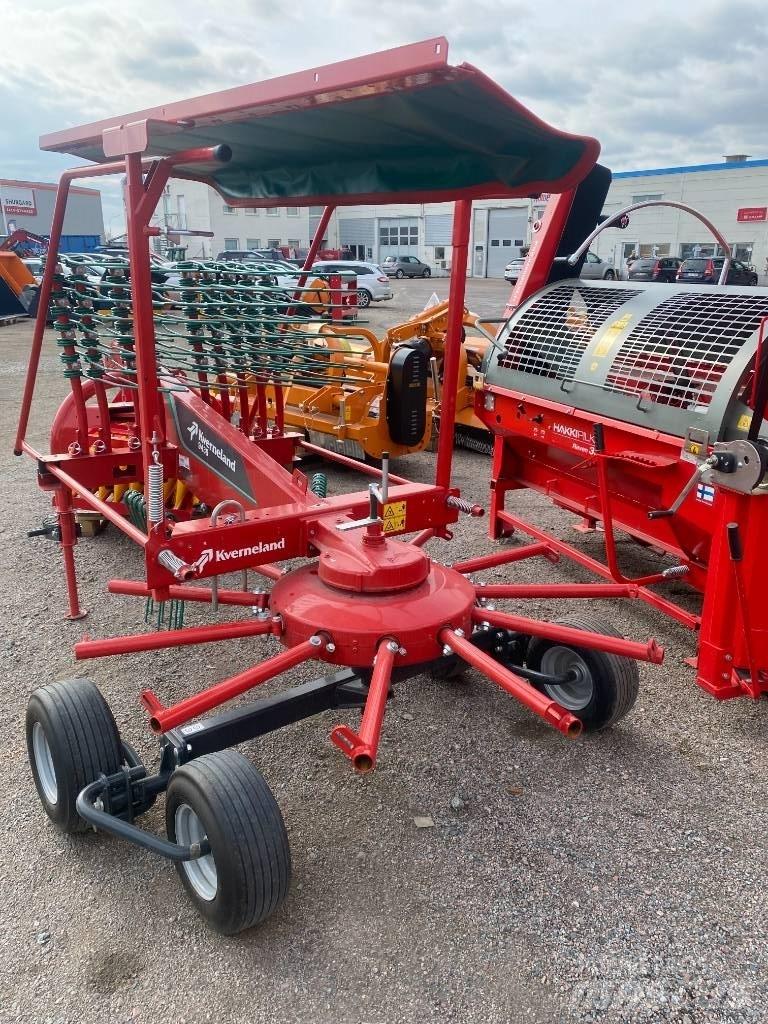 Kverneland 9439 堆草機