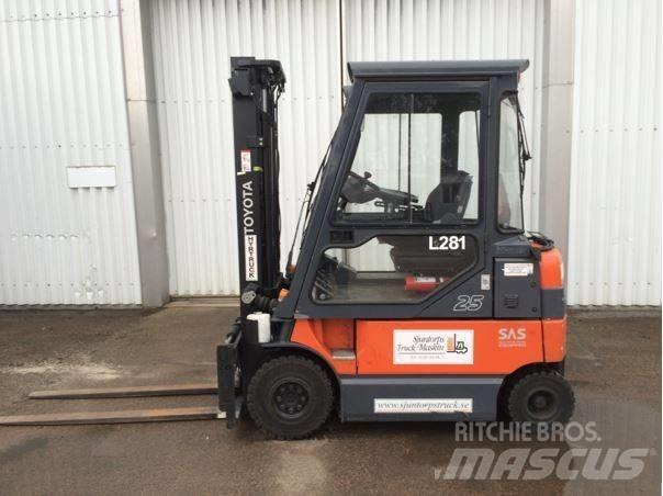 Toyota 7 FB MF 25 電動堆高機