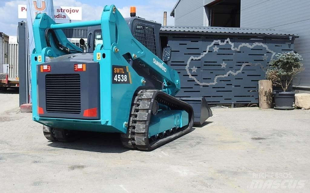 Sunward SWTL4538 滑移轉向裝載機