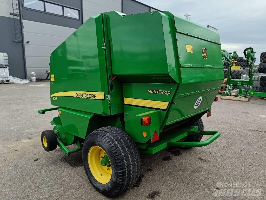 John Deere 623N 圓型牧草打包機