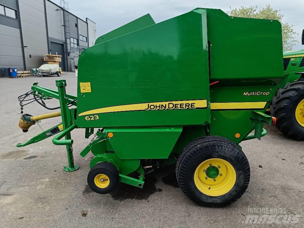John Deere 623N 圓型牧草打包機