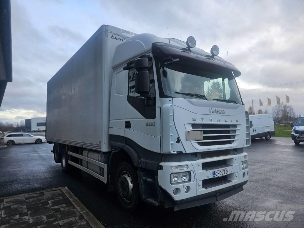 Iveco Stralis 6x2 貨箱式卡車