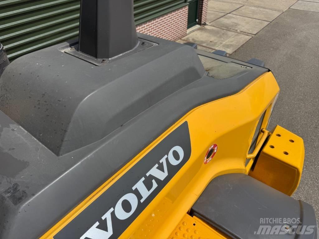 Volvo L 120 H 輪胎式裝載機