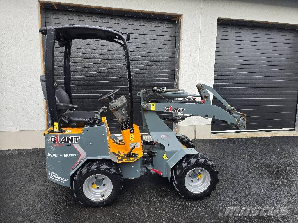 GiANT D 204 SW 小型裝載機