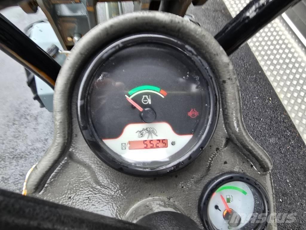 GiANT D 204 SW 小型裝載機