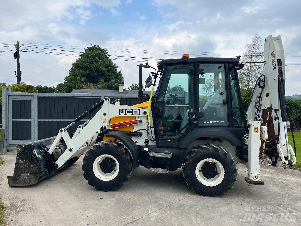JCB 3CX 反鏟裝載機