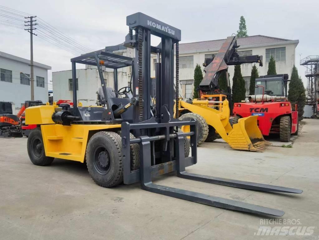 Komatsu FD 15 柴油卡車