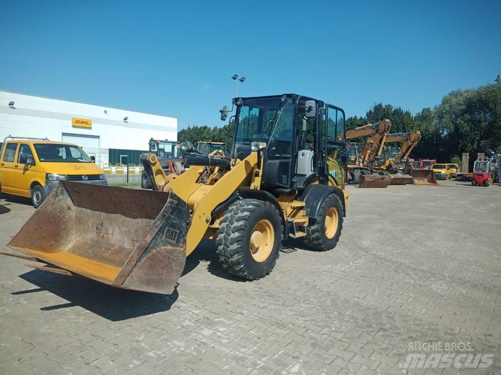 CAT 908 M 輪胎式裝載機