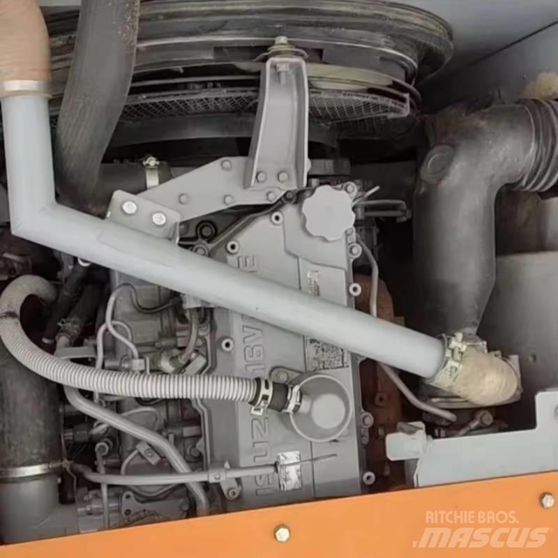 Hitachi ZX 200 履帶式 挖土機/掘鑿機/挖掘機
