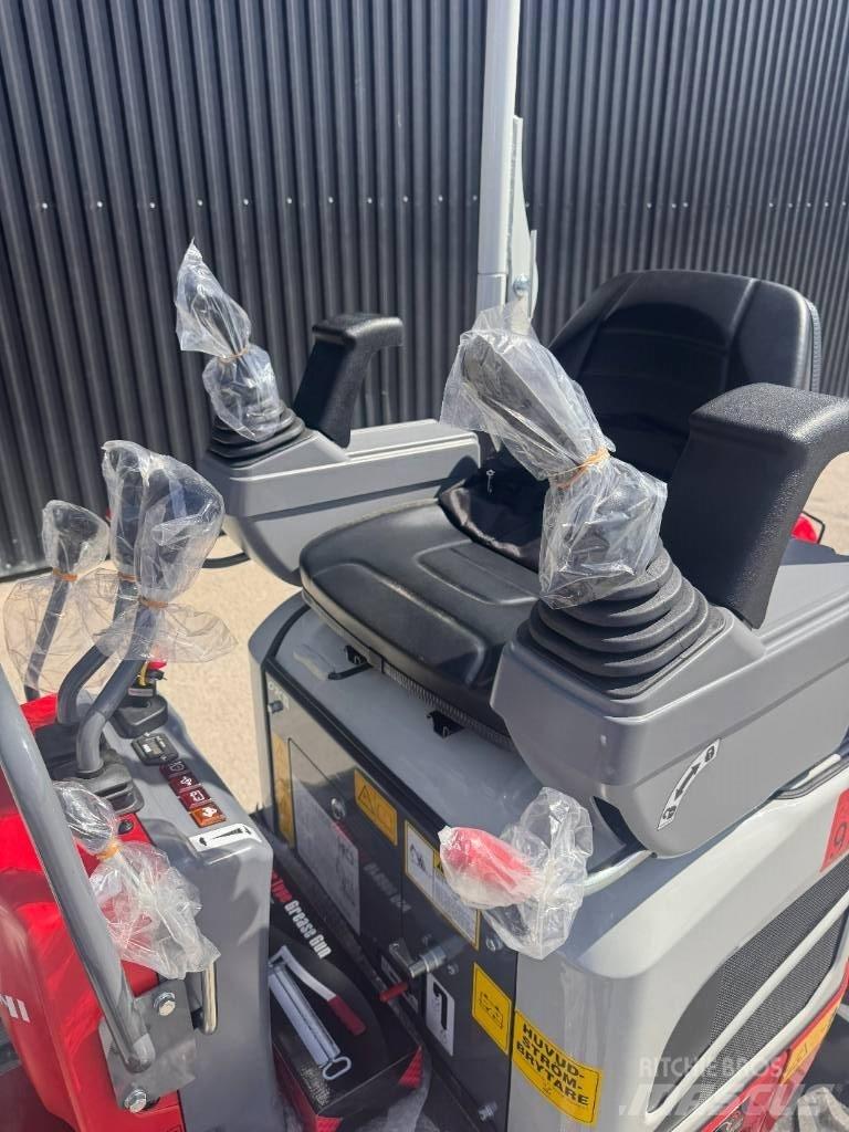 Takeuchi TB 210 R 小型挖土機/掘鑿機<7t(小型挖掘機)