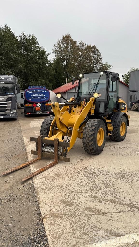 CAT 908 輪胎式裝載機
