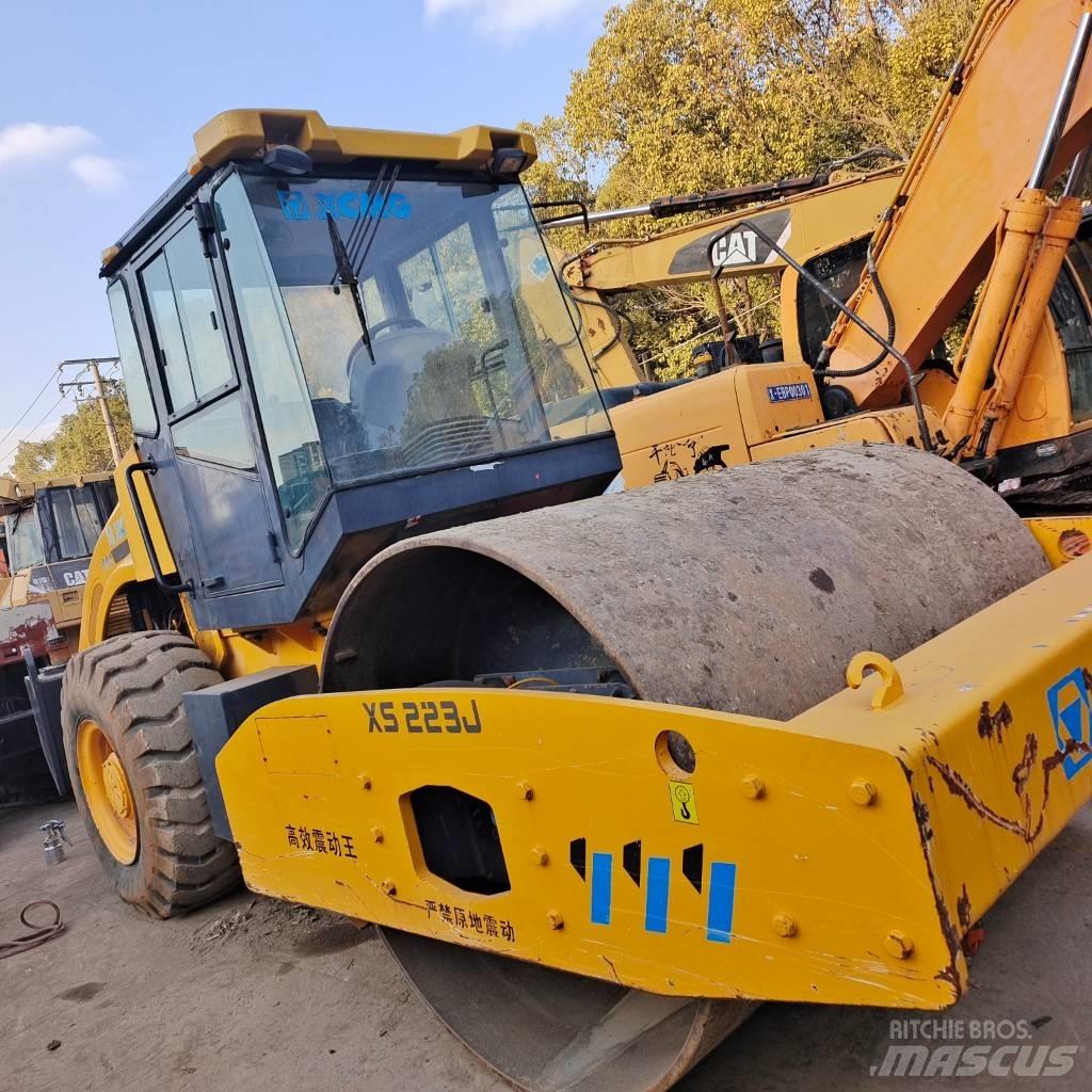 XCMG XS 143 J 單輪滾壓機