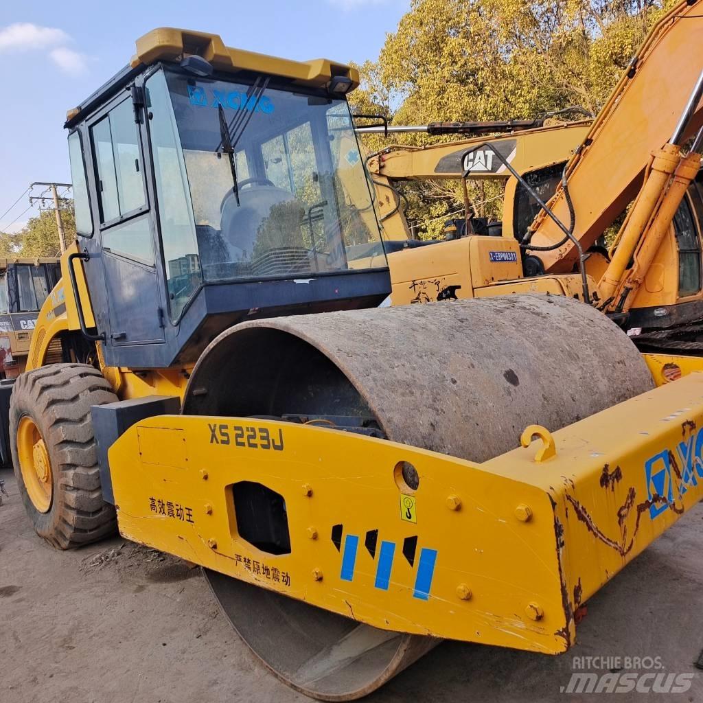 XCMG XS 143 J 單輪滾壓機