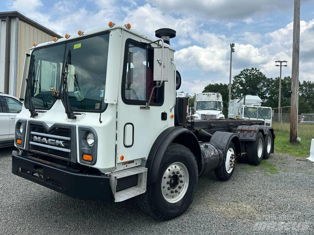 Mack MRU613 垃圾車