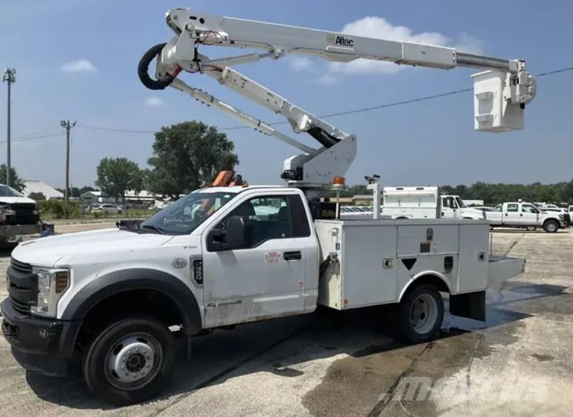Ford F 550 XL SD 卡車裝載高空作業車