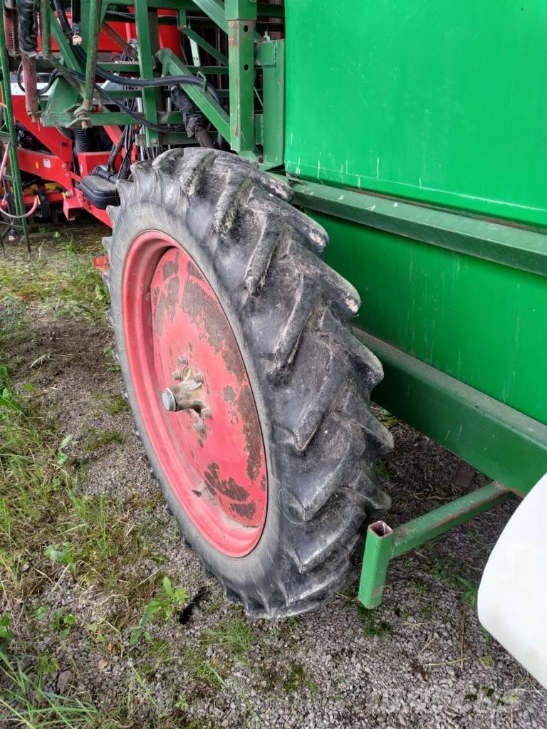 Moteska M2500 牽引式噴霧機