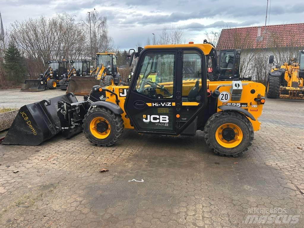 JCB 525-60 Hi-Viz 伸縮臂操作車