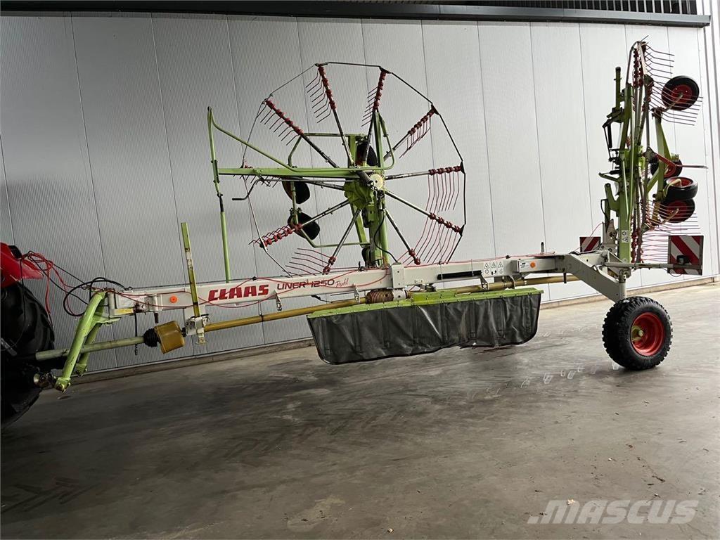CLAAS Liner 1250 堆草機