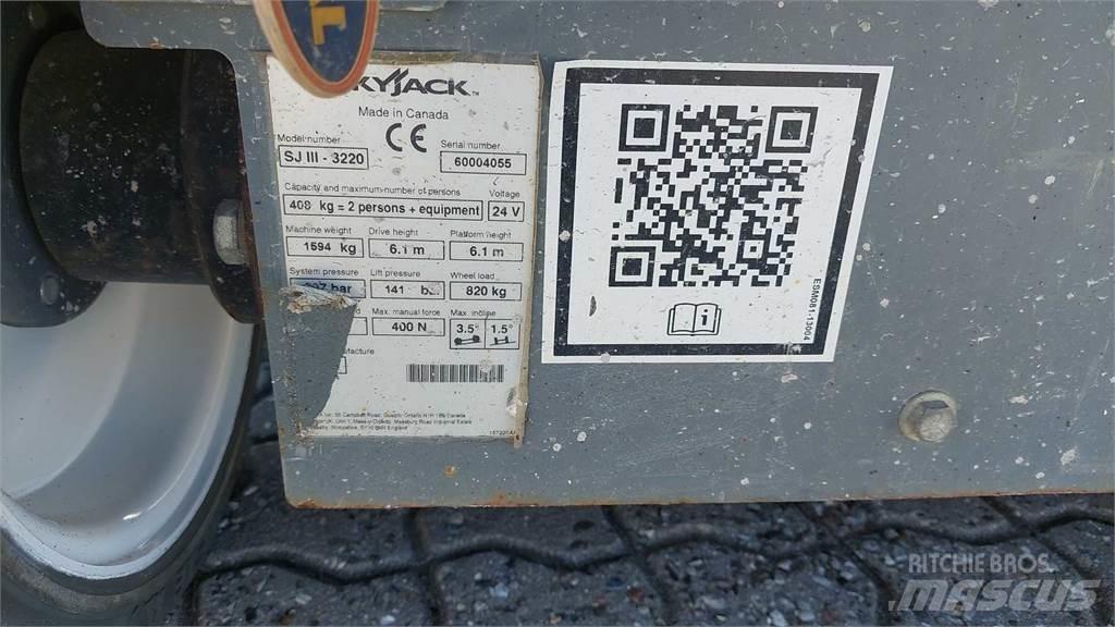 SkyJack SJIII3220 剪式升降機