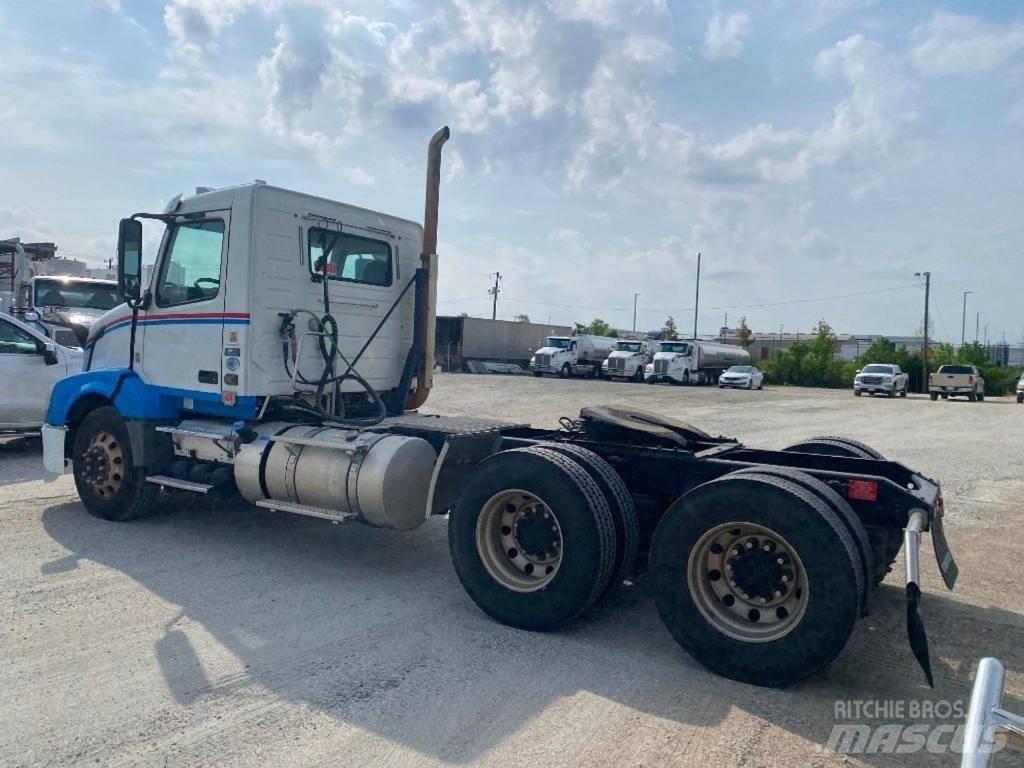 Volvo VNL 曳引機組件